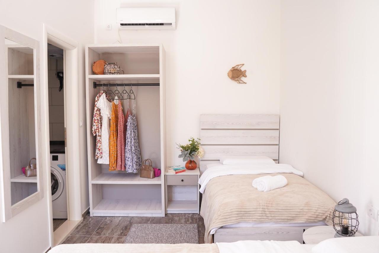 Waikiki Beach House Villa ติวัต ภายนอก รูปภาพ