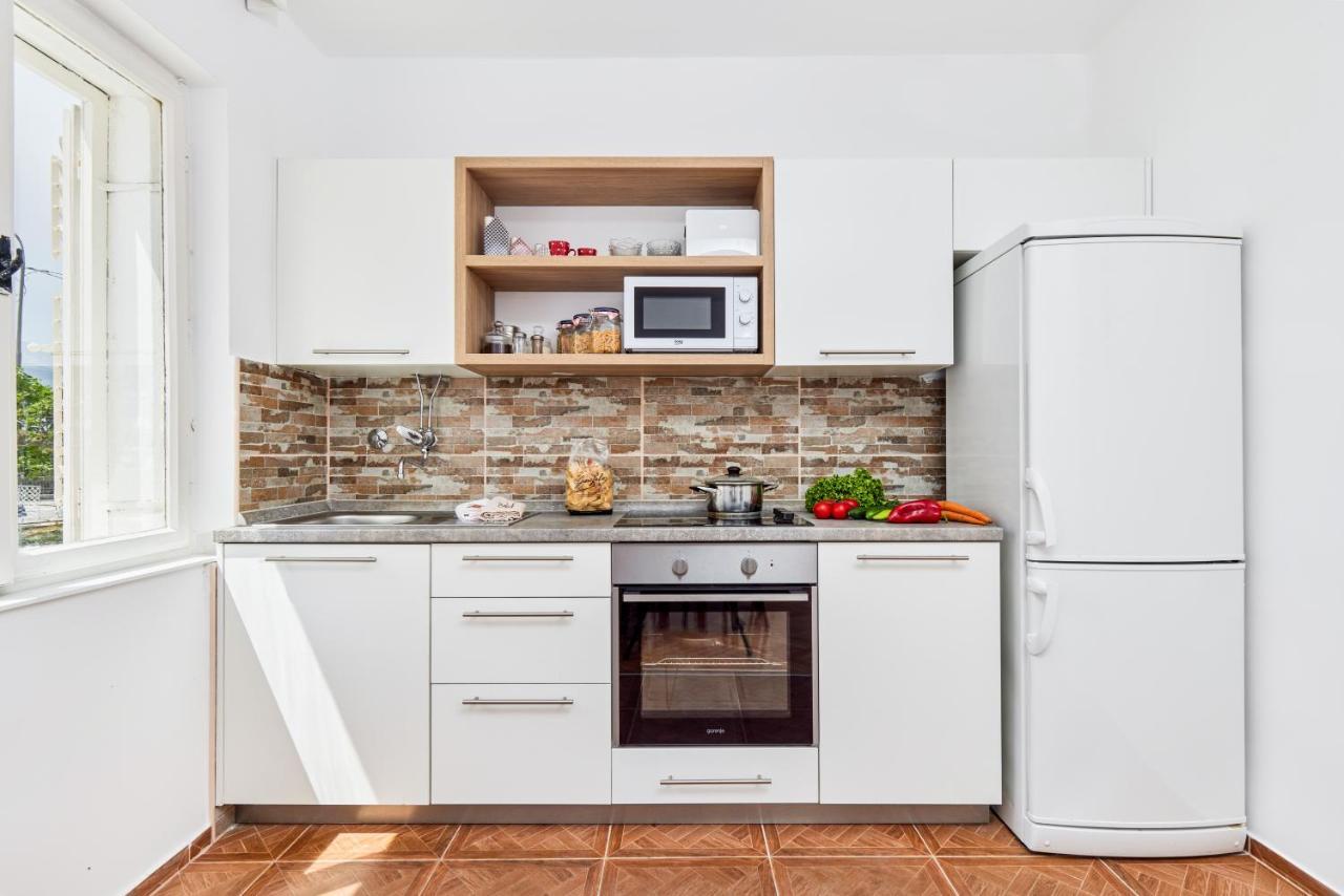 Waikiki Beach House Villa ติวัต ภายนอก รูปภาพ