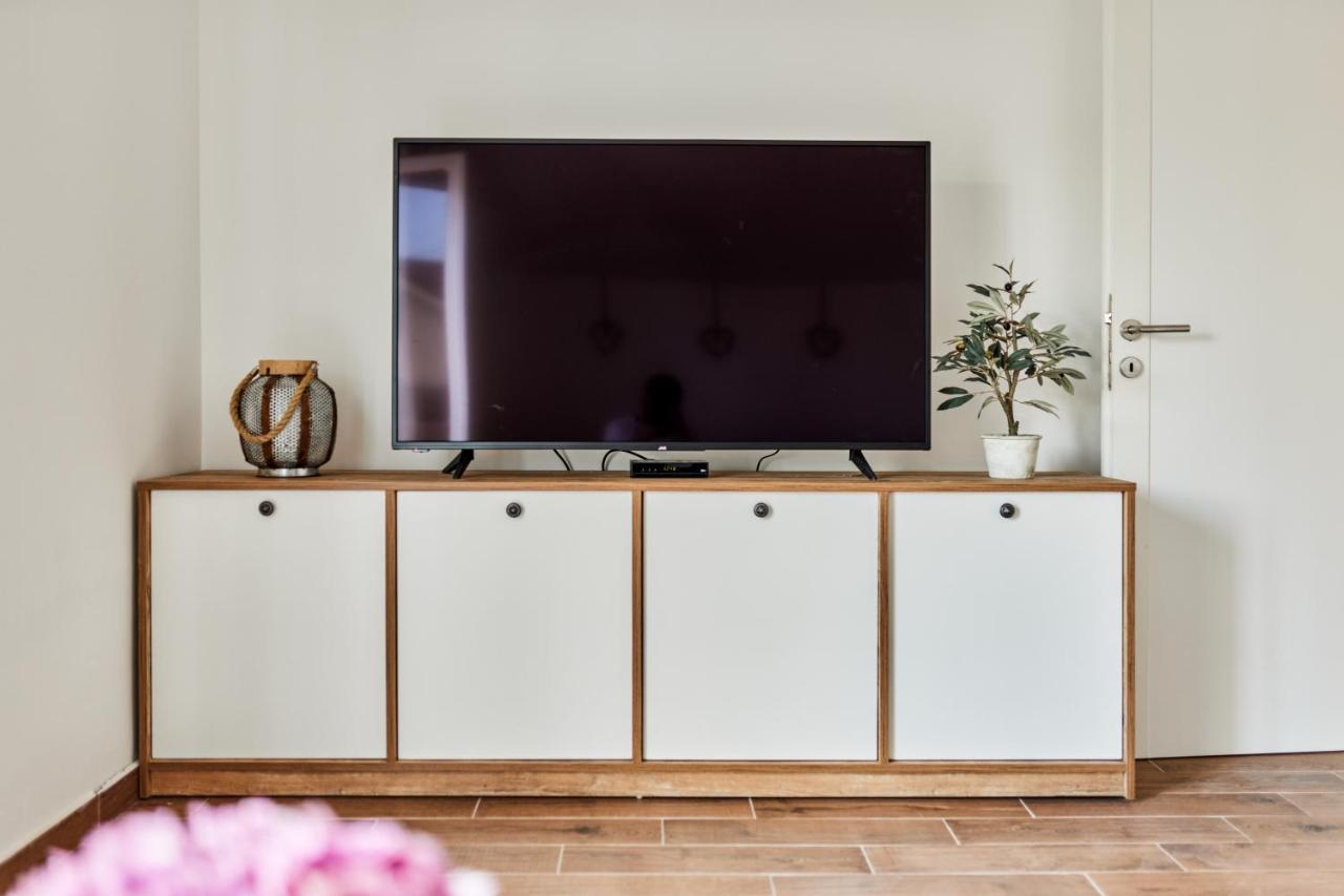 Waikiki Beach House Villa ติวัต ภายนอก รูปภาพ