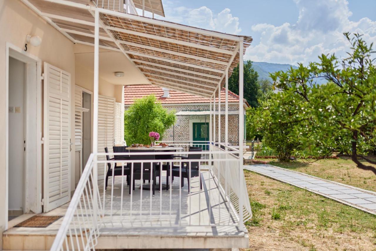 Waikiki Beach House Villa ติวัต ภายนอก รูปภาพ