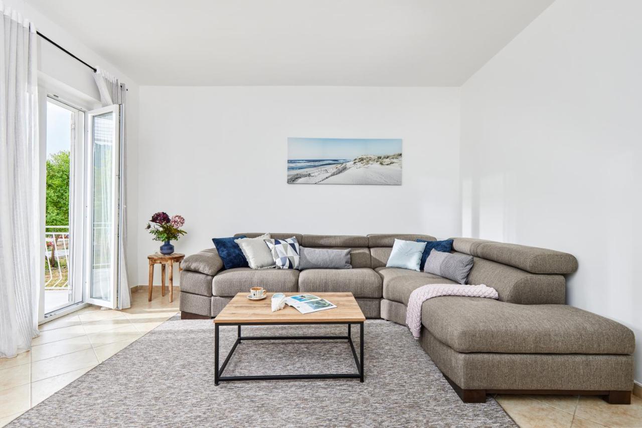 Waikiki Beach House Villa ติวัต ภายนอก รูปภาพ