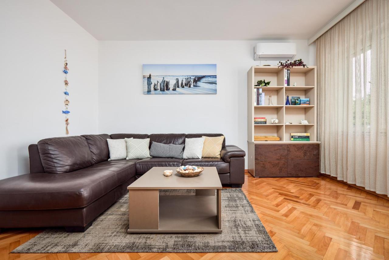 Waikiki Beach House Villa ติวัต ภายนอก รูปภาพ